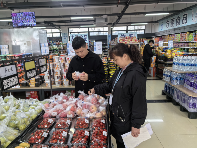 醫(yī)教投資公司開展校園超市、業(yè)態(tài)全面檢查工作